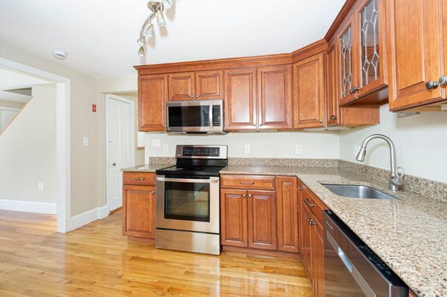 13 Brook Street, Reading, MA 01867