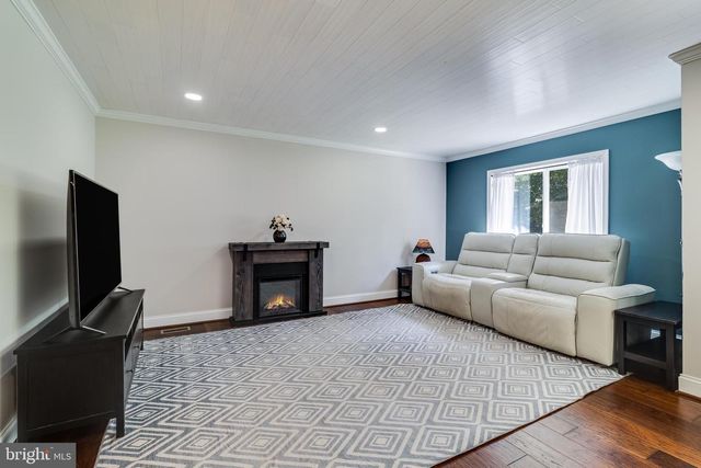 6945 ROSE LN, La Plata, MD 20646