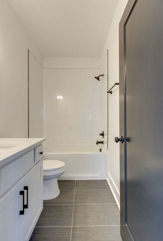2413B Booker St, Nashville, TN 37208