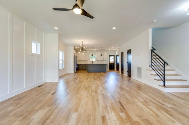 2413B Booker St, Nashville, TN 37208