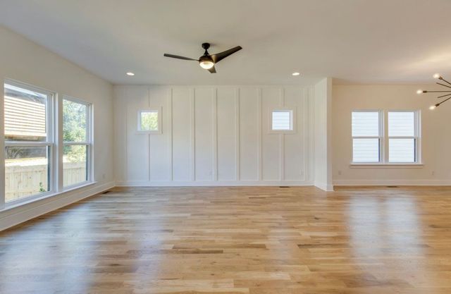 2413B Booker St, Nashville, TN 37208