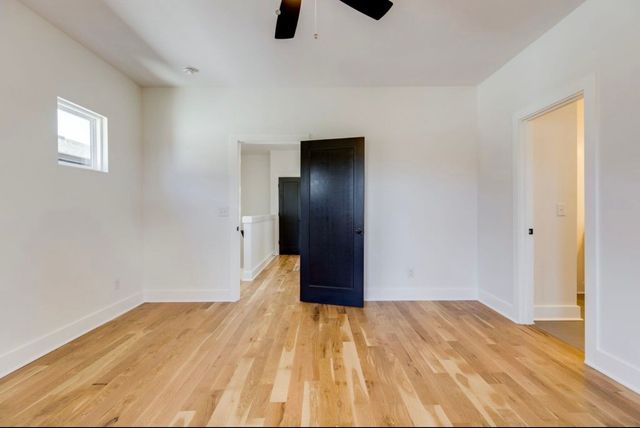 2413B Booker St, Nashville, TN 37208
