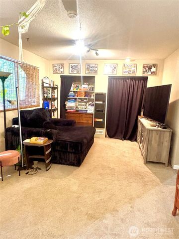 8210 University Point Circle NE, Bremerton, WA 98311