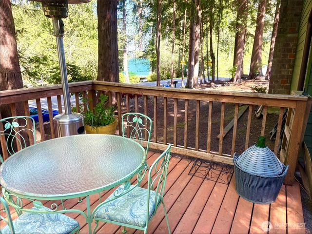 8210 University Point Circle NE, Bremerton, WA 98311