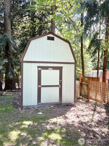 8210 University Point Circle NE, Bremerton, WA 98311