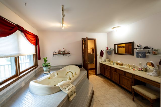 9917 E Bend Road, Burlington, KY 41005