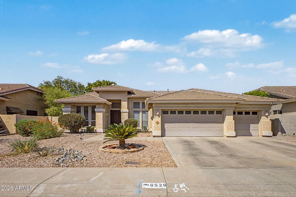 6528 W VIA MONTOYA Drive, Glendale, AZ 85310 — exterior