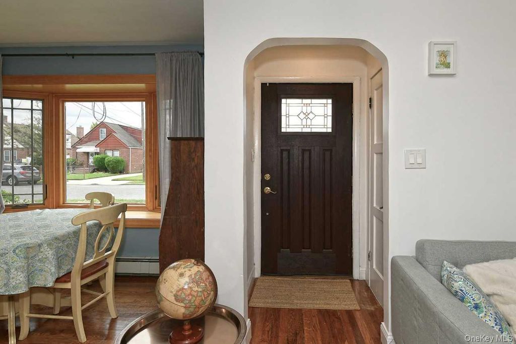 102 Roxbury Road, Franklin Square, NY 11010 — photo 5