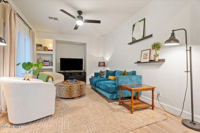 10370 W SANDS Drive 464, Peoria, AZ 85383