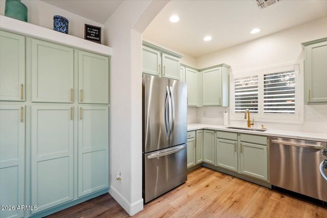 10370 W SANDS Drive 464, Peoria, AZ 85383