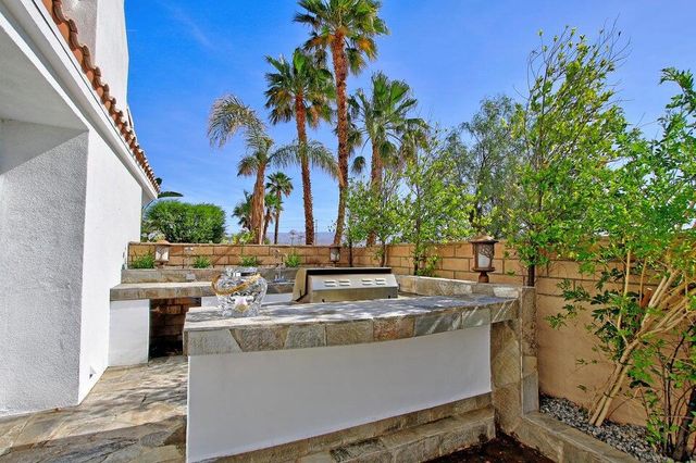 102 Clearwater Way, Rancho Mirage, CA 92270