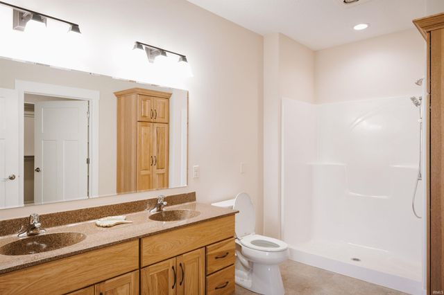3211 W Bartlett Drive, New Haven, IN 46774