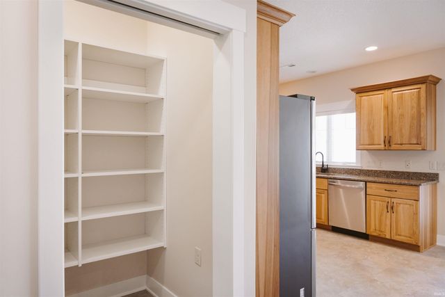 3211 W Bartlett Drive, New Haven, IN 46774