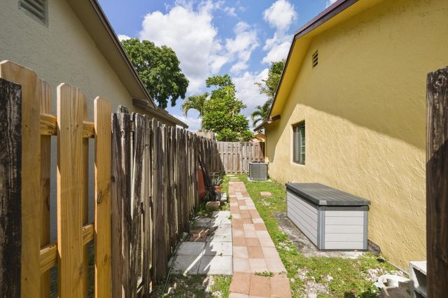 10955 NW 27th Street, Sunrise, FL 33322