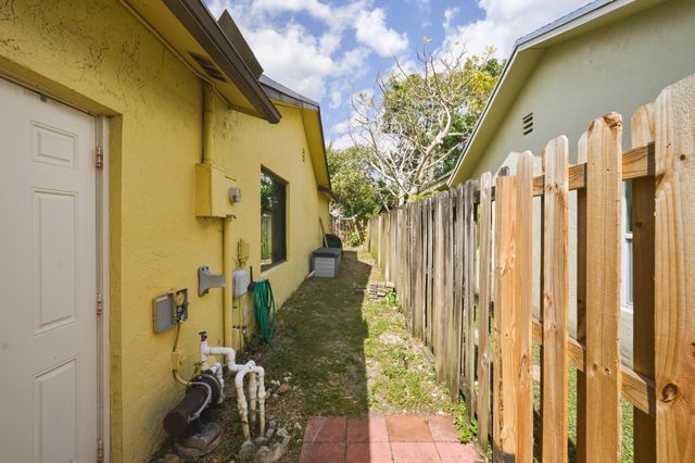 10955 NW 27th Street, Sunrise, FL 33322