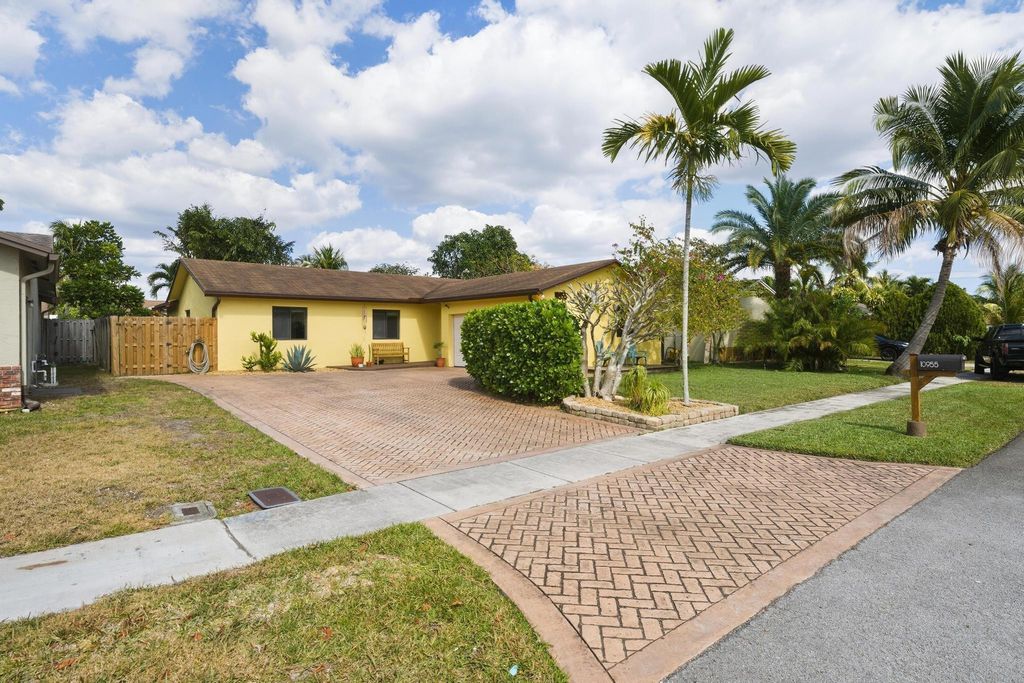 10955 NW 27th Street, Sunrise, FL 33322
