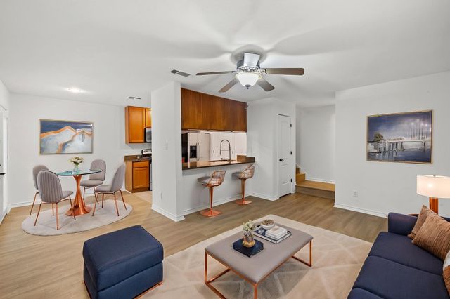6700 Cooper LN 19, Austin, TX 78745