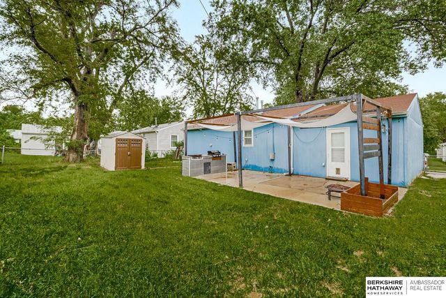 7402 S 76th Avenue, La Vista, NE 68128