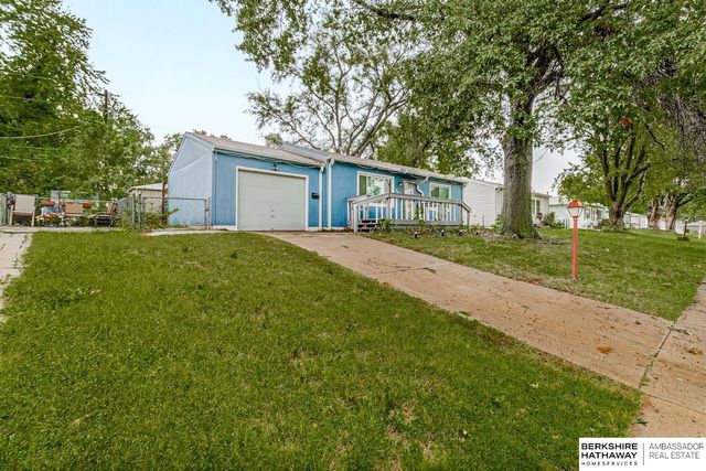 7402 S 76th Avenue, La Vista, NE 68128