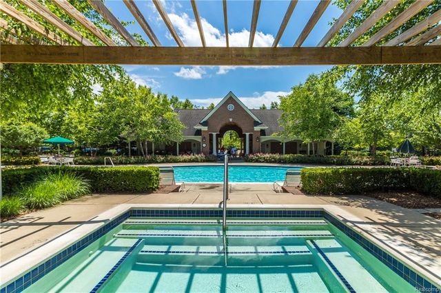 20209 Chesapeake Circle, Commerce Twp, MI 48390