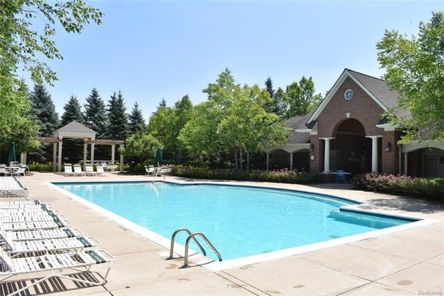 20209 Chesapeake Circle, Commerce Twp, MI 48390