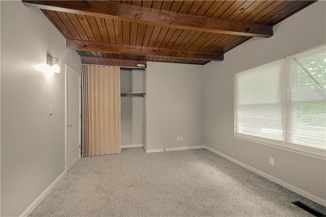 6401 Roswell Avenue, Kansas City, KS 66104