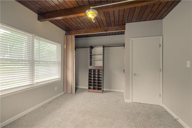 6401 Roswell Avenue, Kansas City, KS 66104