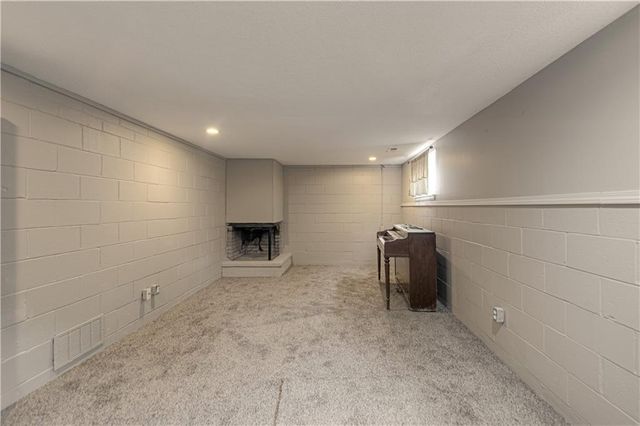 6401 Roswell Avenue, Kansas City, KS 66104