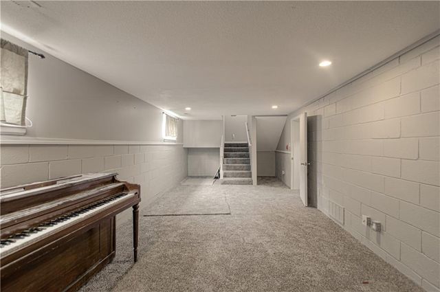 6401 Roswell Avenue, Kansas City, KS 66104