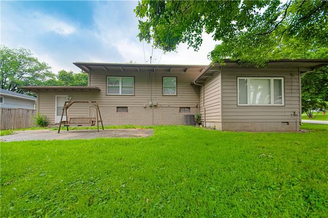 6401 Roswell Avenue, Kansas City, KS 66104