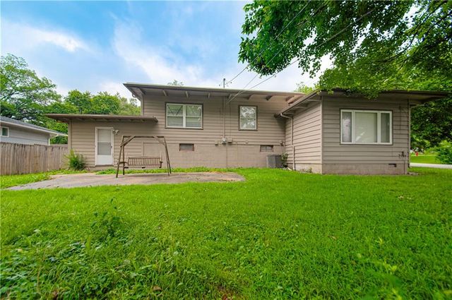 6401 Roswell Avenue, Kansas City, KS 66104