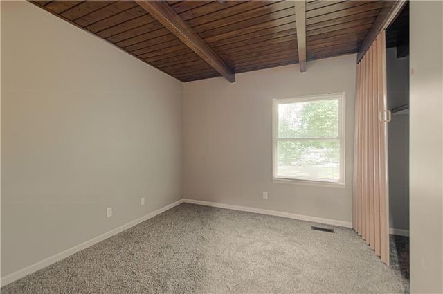 6401 Roswell Avenue, Kansas City, KS 66104