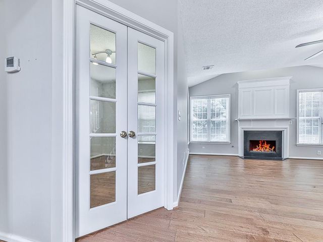 503 Keeneland Avenue, Woodstock, GA 30189