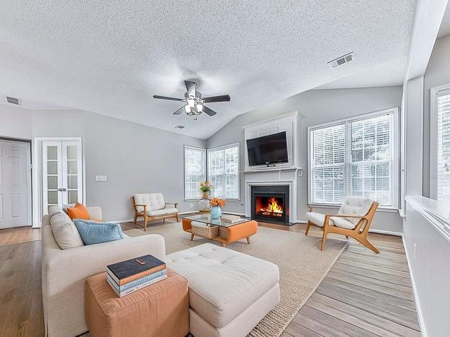 503 Keeneland Avenue, Woodstock, GA 30189