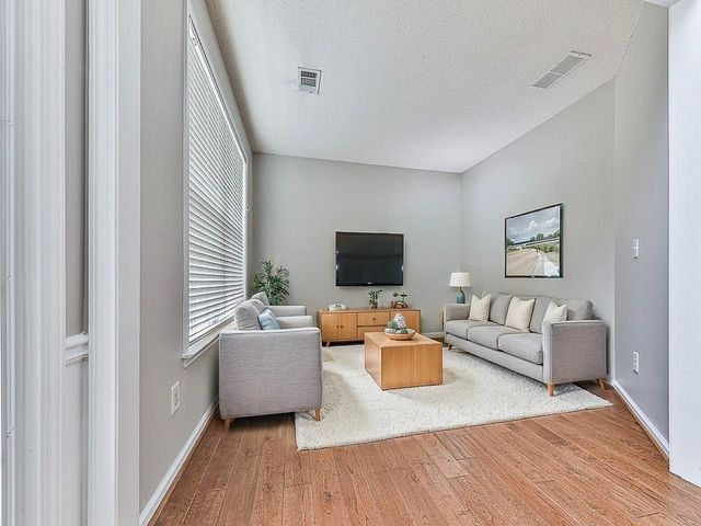 503 Keeneland Avenue, Woodstock, GA 30189