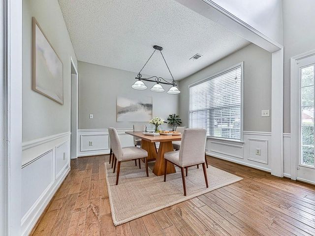 503 Keeneland Avenue, Woodstock, GA 30189