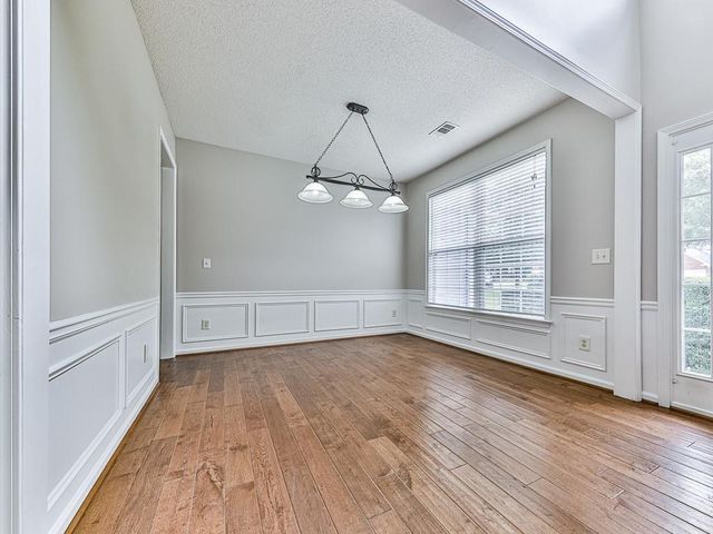 503 Keeneland Avenue, Woodstock, GA 30189