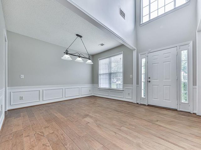 503 Keeneland Avenue, Woodstock, GA 30189