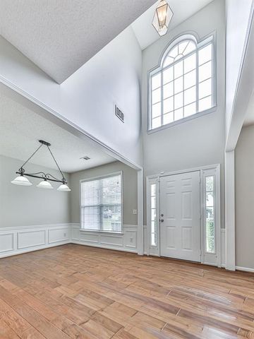 503 Keeneland Avenue, Woodstock, GA 30189
