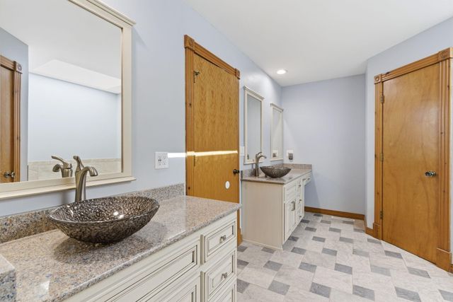 1182 E Evans Street, Springfield, MO 65810