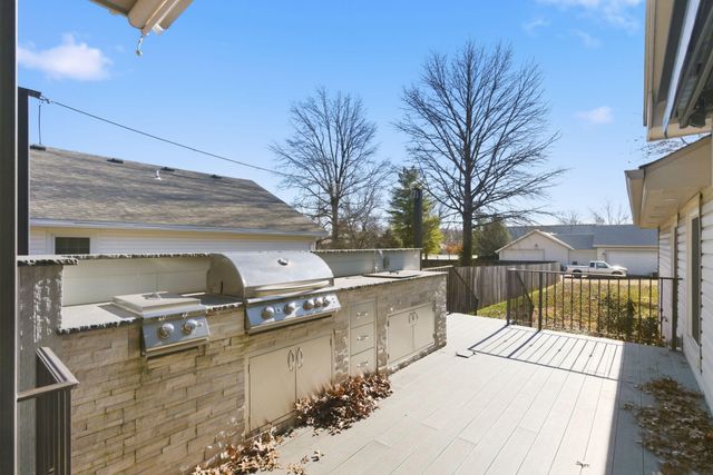 1182 E Evans Street, Springfield, MO 65810