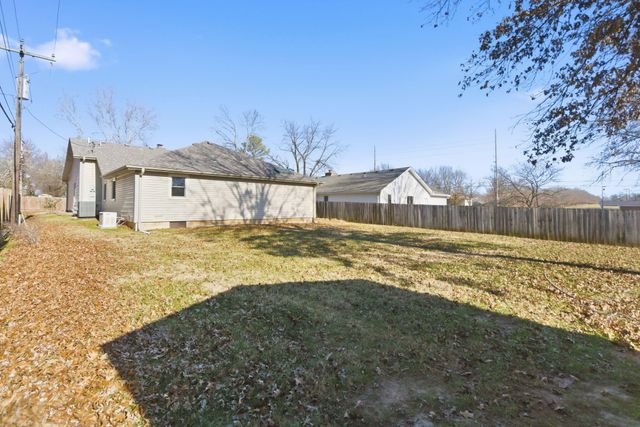 1182 E Evans Street, Springfield, MO 65810