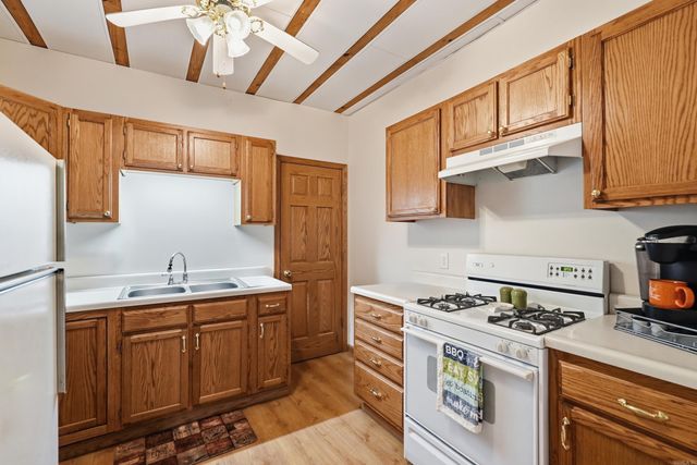 60 Red Fox Road, Greers Ferry, AR 72067