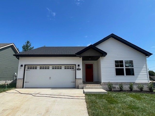 1105 Poppyseed Dr, Oak Grove, KY 42262