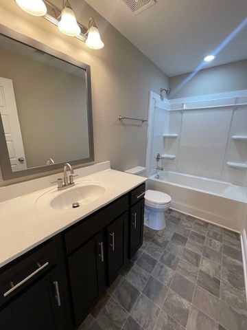 1105 Poppyseed Dr, Oak Grove, KY 42262