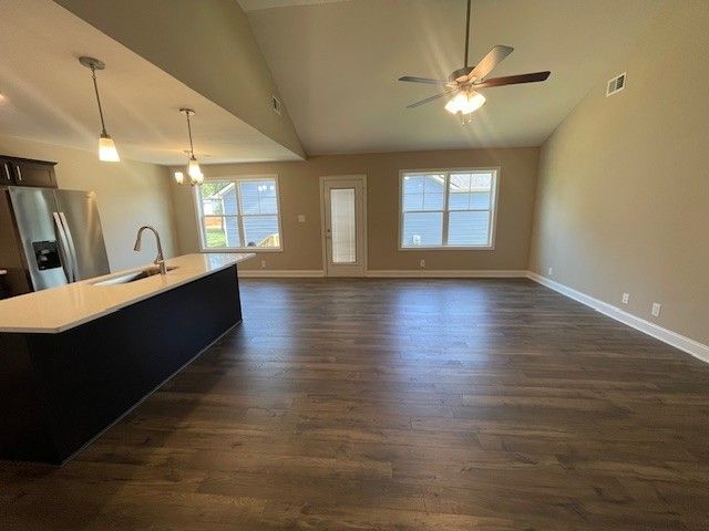 1105 Poppyseed Dr, Oak Grove, KY 42262