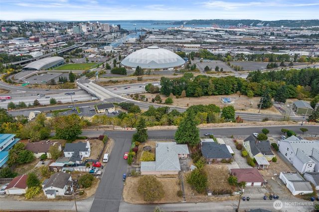 502 E 32nd Street, Tacoma, WA 98404