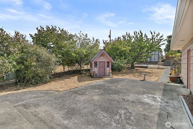 502 E 32nd Street, Tacoma, WA 98404