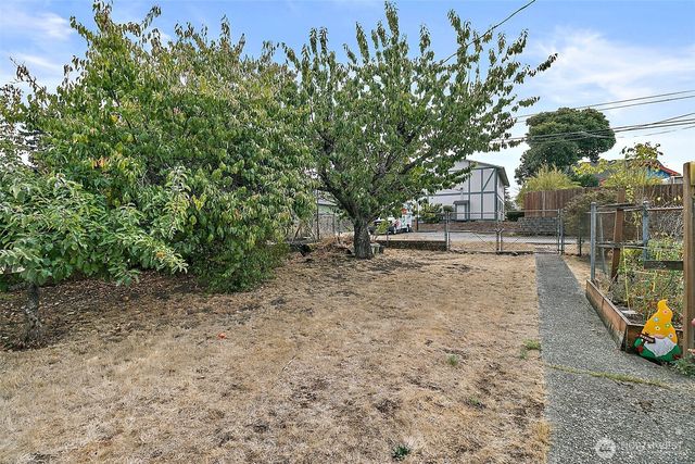 502 E 32nd Street, Tacoma, WA 98404
