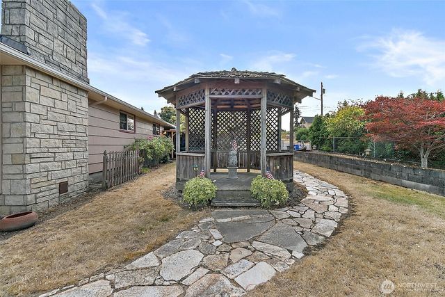 502 E 32nd Street, Tacoma, WA 98404